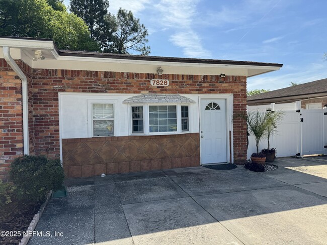 Building Photo - 7826 Bellemeade Blvd S