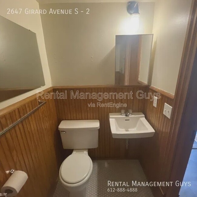 Building Photo - 2647 Girard Ave S