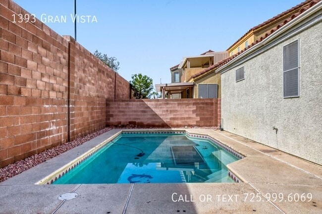 Building Photo - 1393 Gran Vista Ave