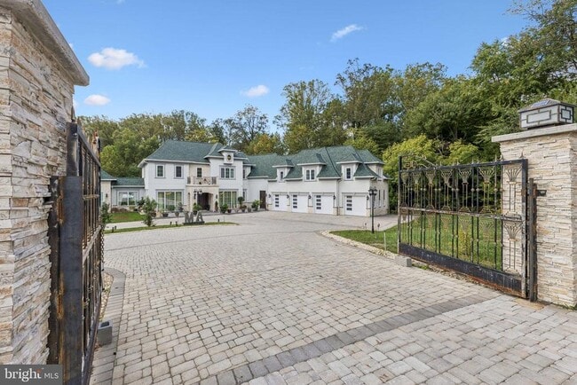 Building Photo - 855 Dolley Madison Blvd