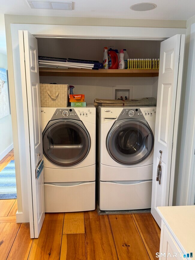 Building Photo - 84 Waterside Ln