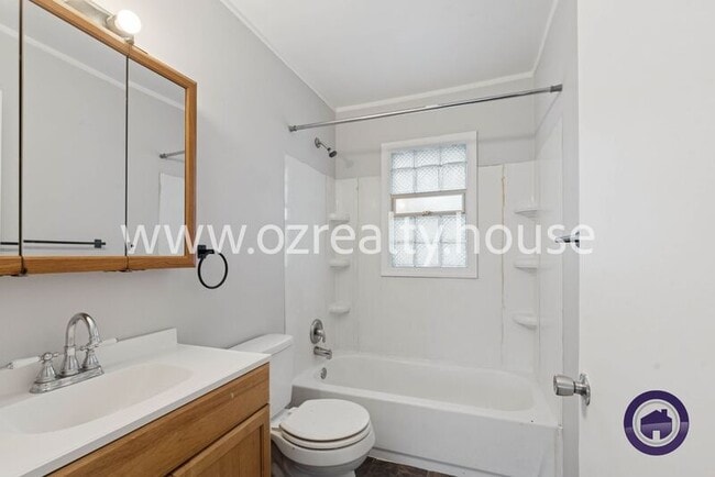 Building Photo - 532 W Capistrano Ave