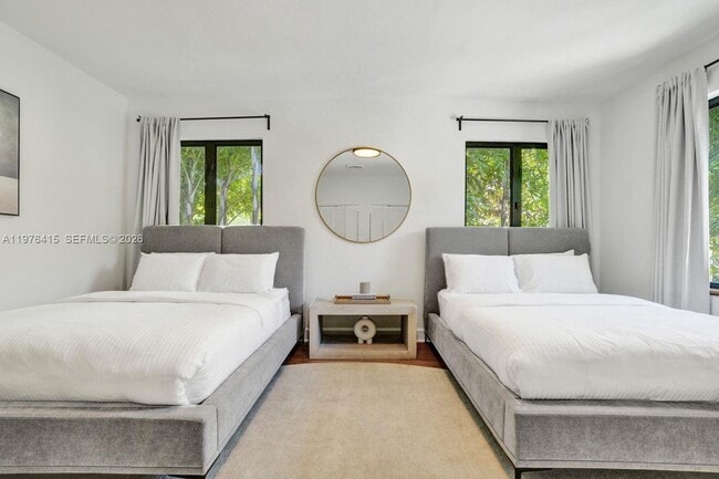 Building Photo - 5735 N Bay Rd