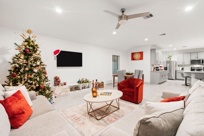 Building Photo - 29506 Gordon Sevilla St