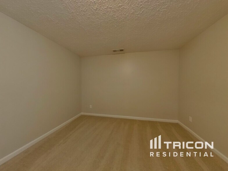 Building Photo - 40 Bramble Bush Trail