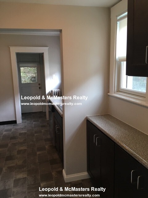 Building Photo - 136 Arlington St