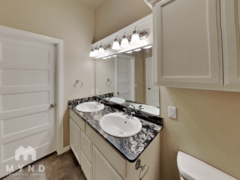 Building Photo - 1012 Merlin Dr