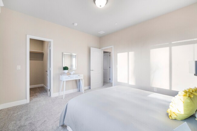 Building Photo - 7045 Molokai Dr