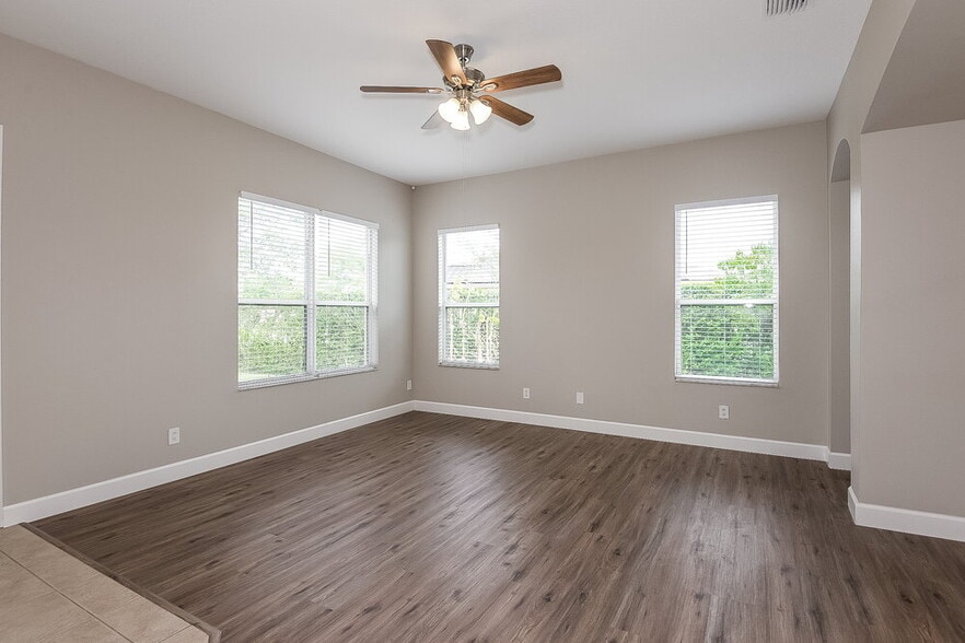 Building Photo - 9104 63rd Ct E