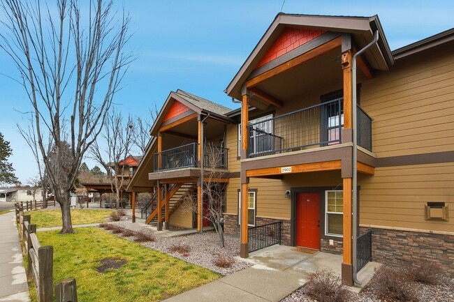 Building Photo - 2 Bed 2 Bath Condo - Near Shopping!