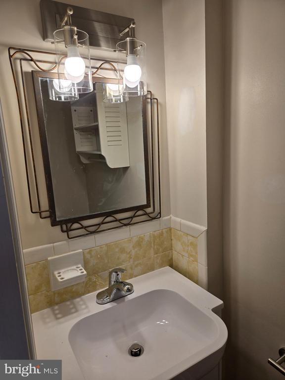 Building Photo - 341 S 26th St