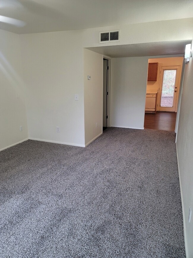 Spacious Three Bedroom - Skyline Lofts