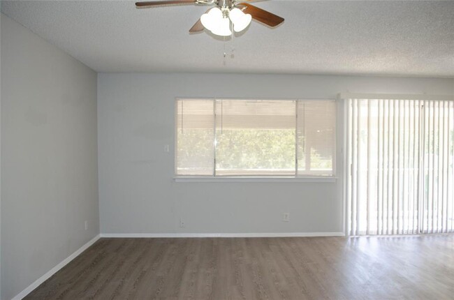 Building Photo - 8907 Parkfield Dr