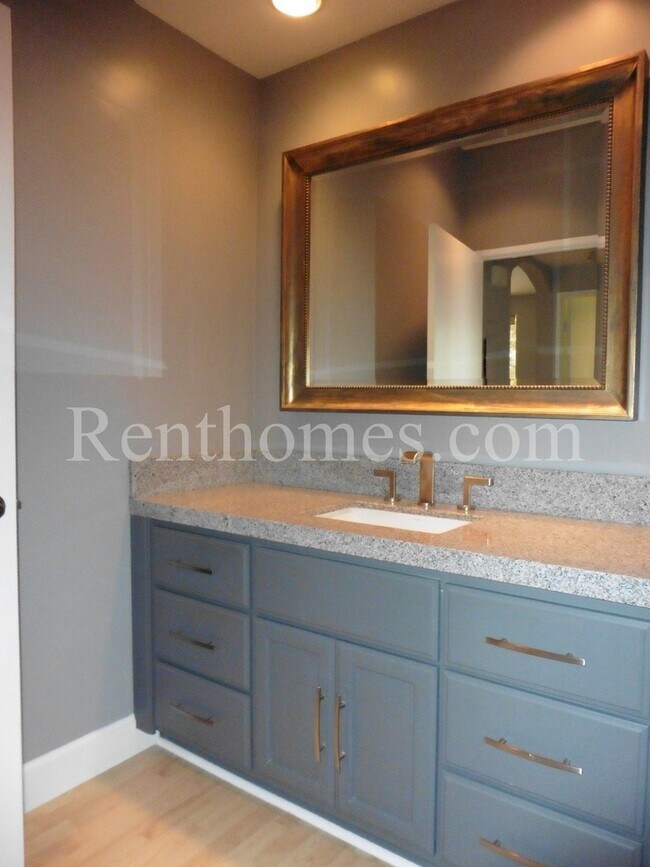 Building Photo - Rancho Bernardo, 18752 Caminito Cantilena #164- Gated Complex, Community Pools and Spas, Tennis C...