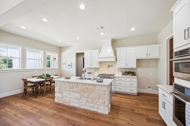 Building Photo - 154 Woodland Mdws Ln
