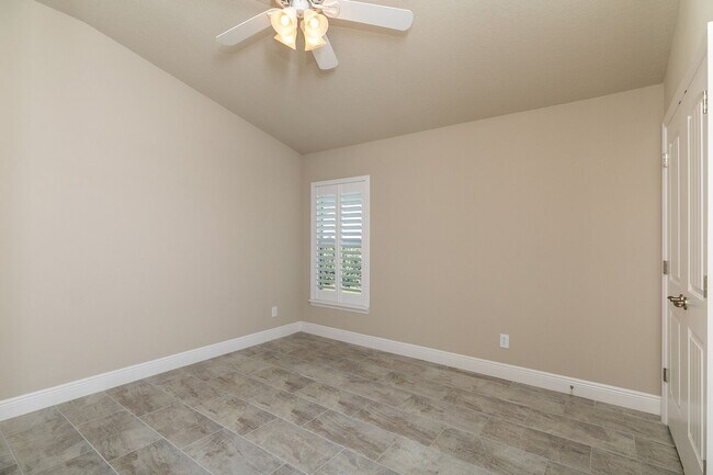 Building Photo - Luxury Living At An Affordable Price