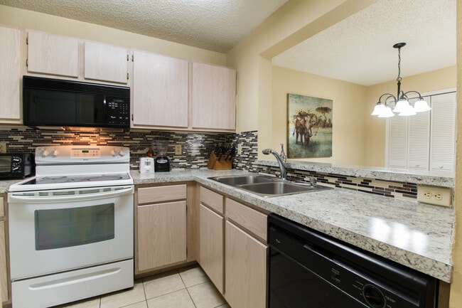 Building Photo - Windsor Park #228