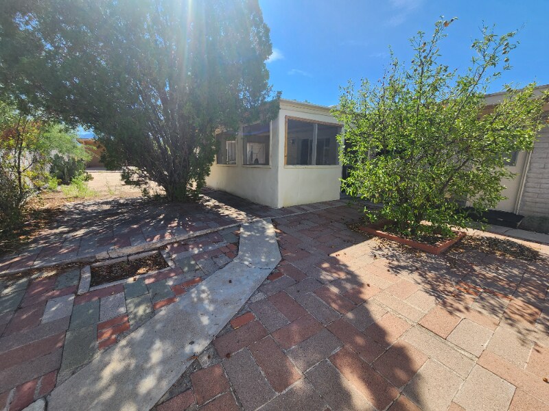 Building Photo - 1575 S Rocky Mountain Dr