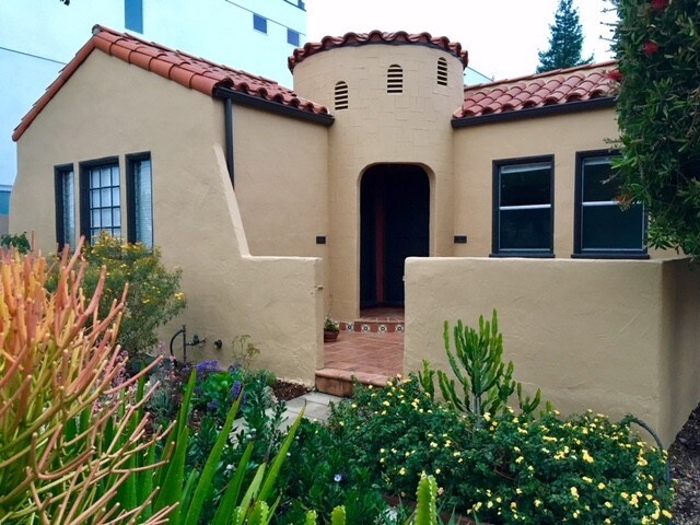 Building Photo - 1558 S Carmelina Ave