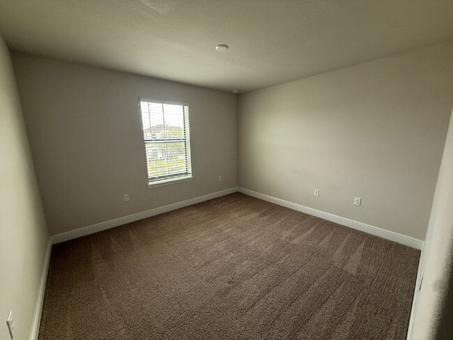 Building Photo - 139 Angela's Ave