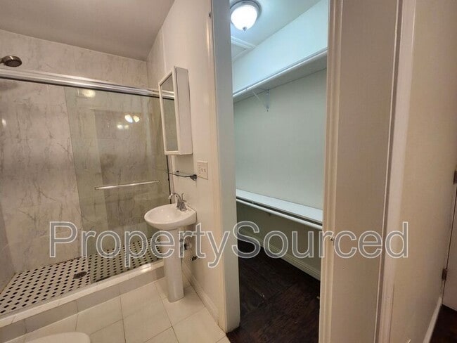 Building Photo - 155 Berverdor Ave