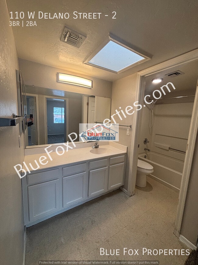 Building Photo - 110 W Delano St