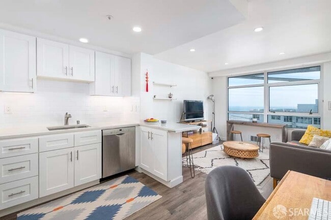 Building Photo - 403 Main St