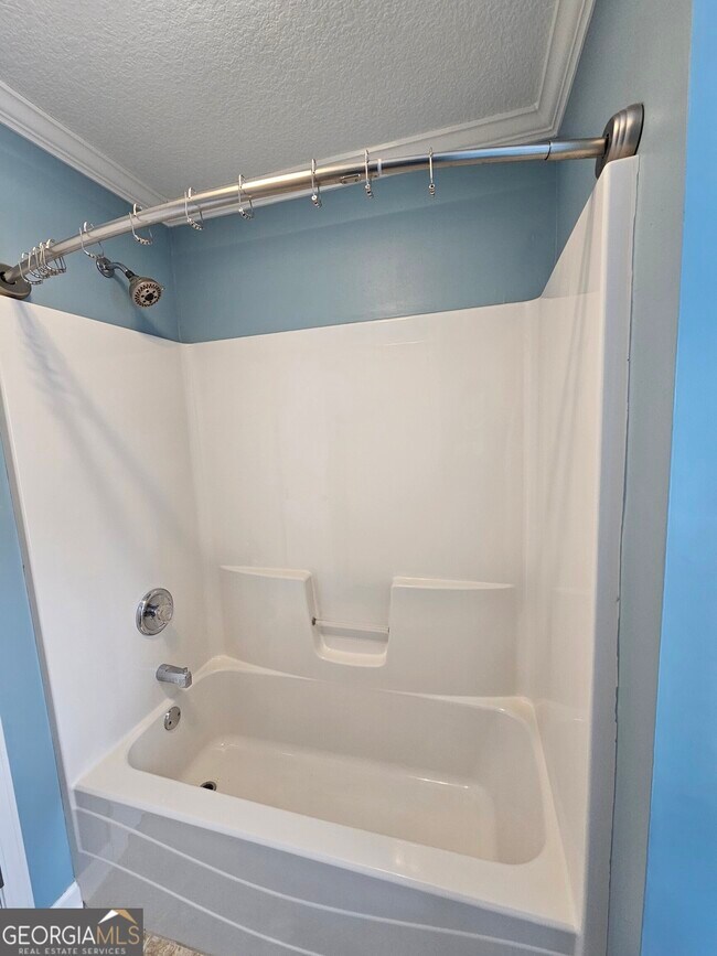 Building Photo - 31 Ridgeview Dr