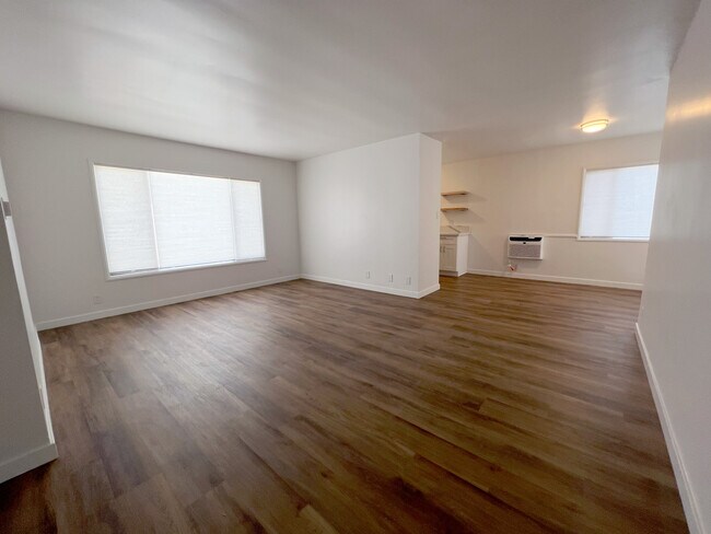 Family Room - NOT FOR RENT | Doesn't work