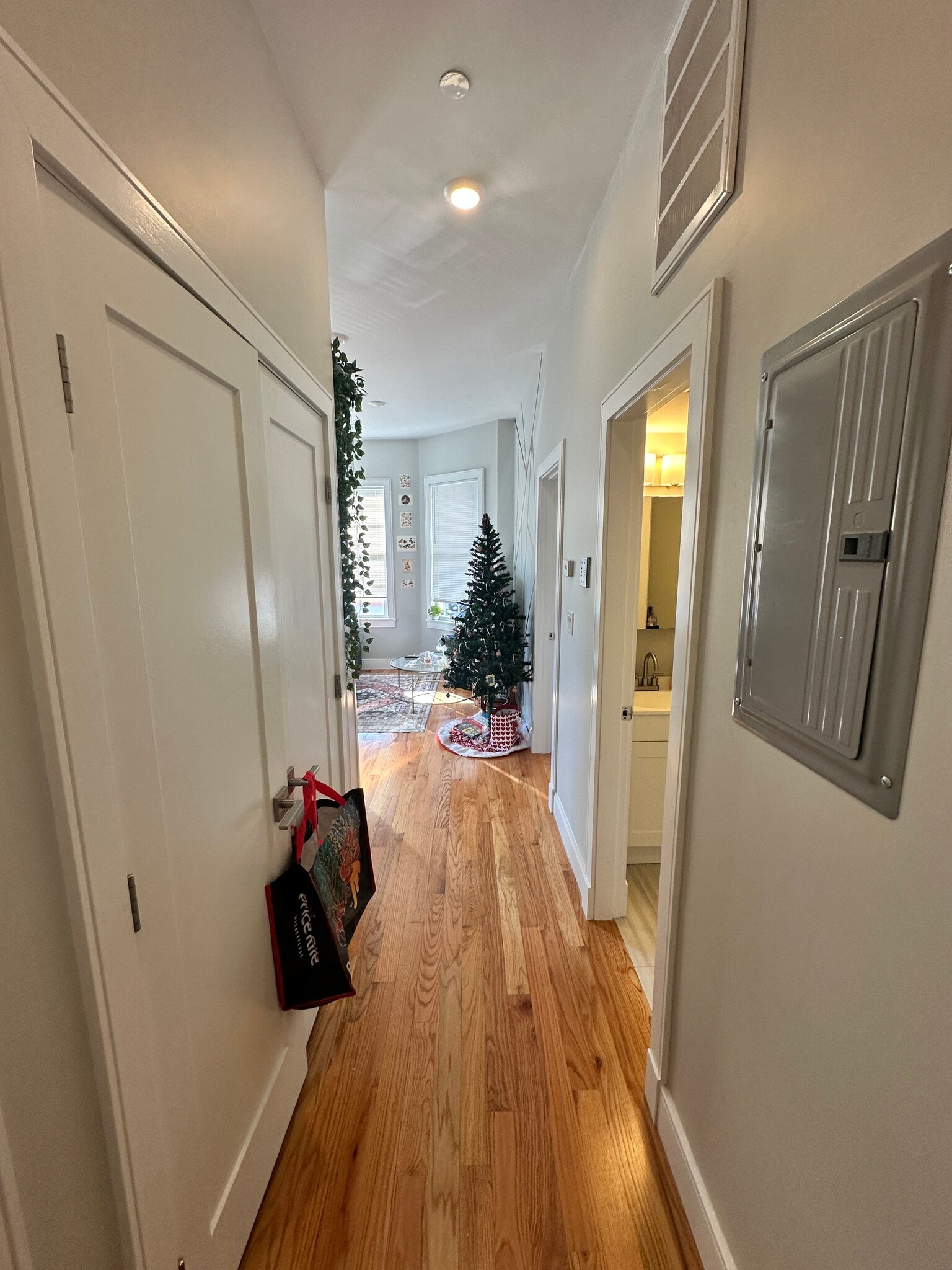 Building Photo - 1621 Tremont St