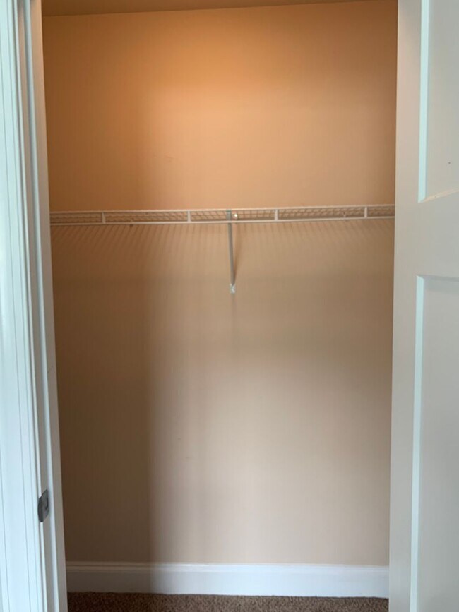 Building Photo - Spacious 3-Bed, 2.5-Bath Townhouse with Fenced Backyard!