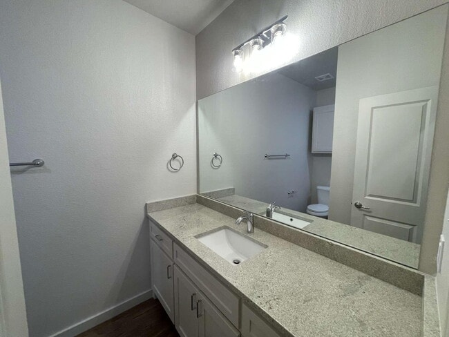 Building Photo - 10906 Abbeville Ave