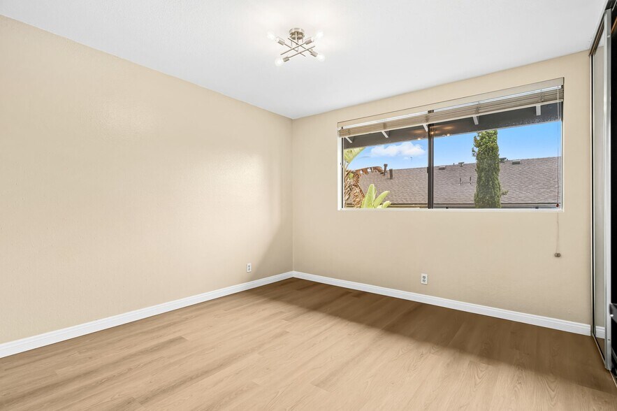 Building Photo - 8246 Caminito Modena