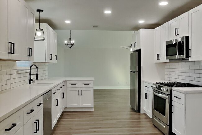 Building Photo - 1190 Red Rock Canyon Dr