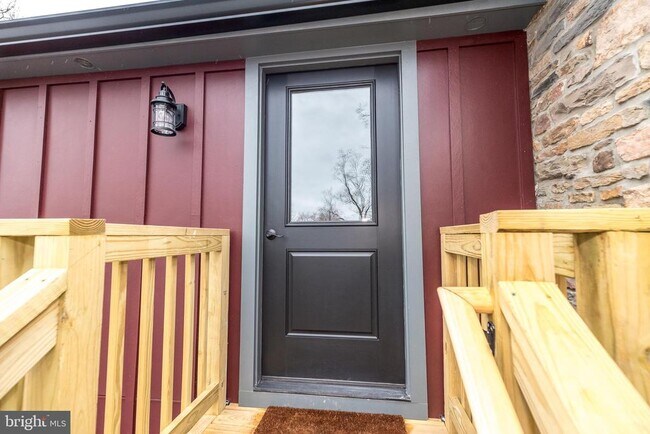 Primary Photo - 4844 Old Easton Rd