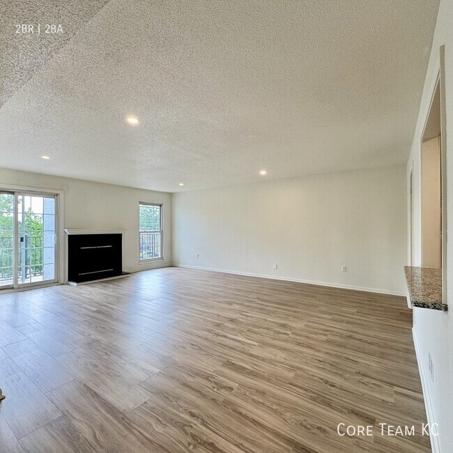 Building Photo - 2900 W 53rd St
