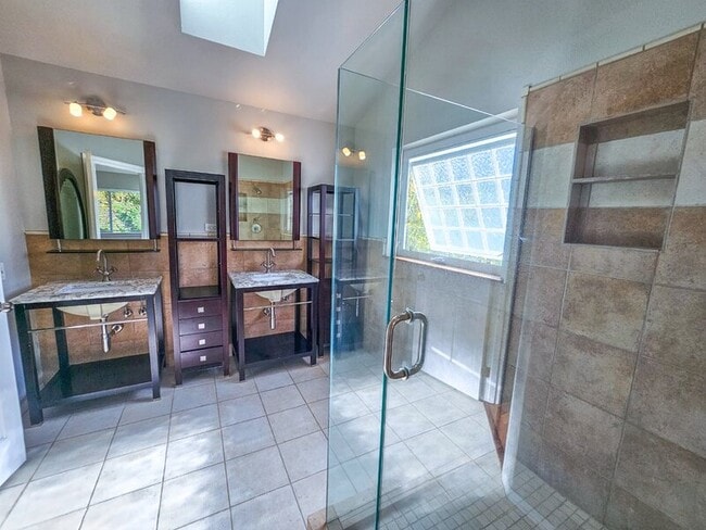 Building Photo - 25715 SE 36th Pl