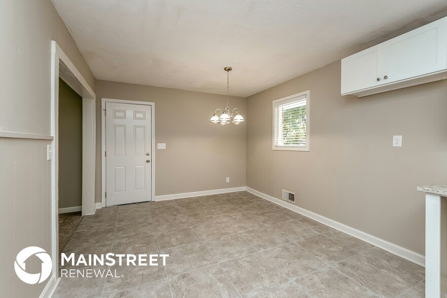 Building Photo - 204 Oxford Way