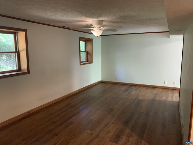 Building Photo - 103 Cloverhill Ct