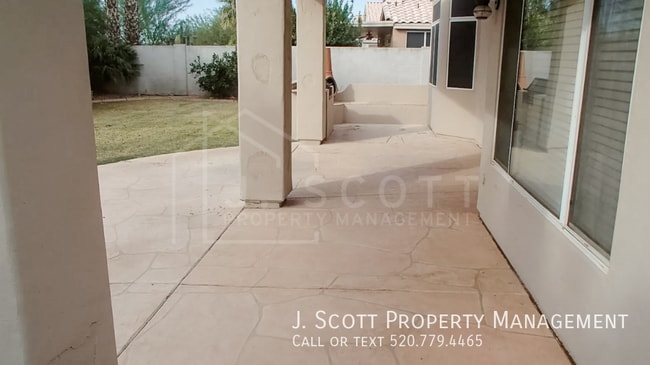 Building Photo - 7417 W Candelaria Dr