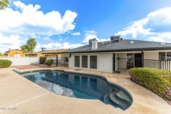 Building Photo - 15014 N 20th St