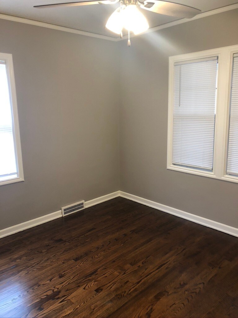 Building Photo - 4936 Woolworth Ave