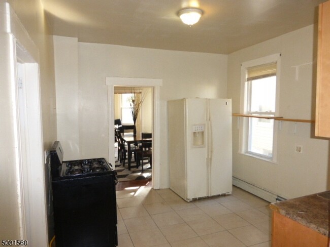Building Photo - 204 DeMott Ave