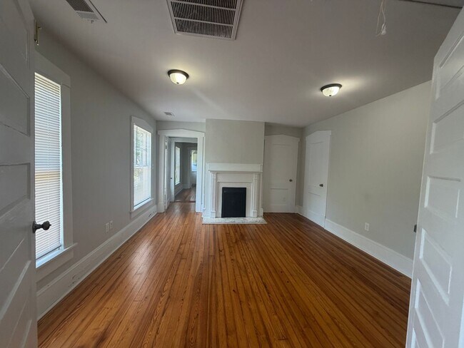 Building Photo - 1108 Boulevard