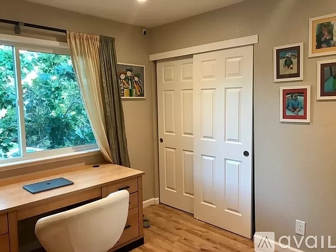 Building Photo - 827 Villa Ave