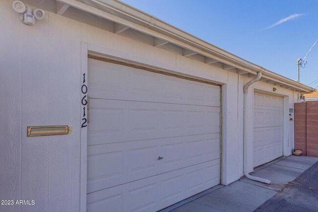 Building Photo - 10612 W Oakmont Dr