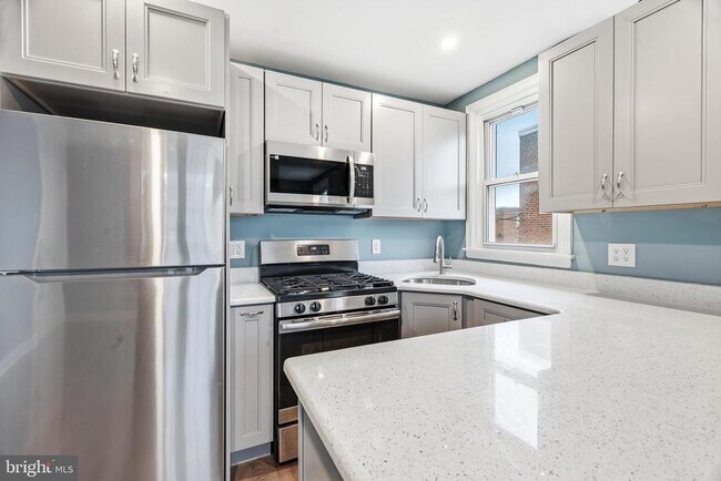 Building Photo - 7318 Frontenac St