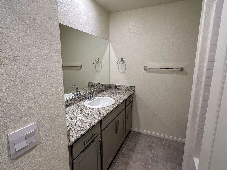 Building Photo - 1782 Kylie River Pl