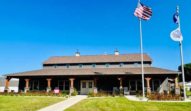 Clubhouse - Centennial Crossing