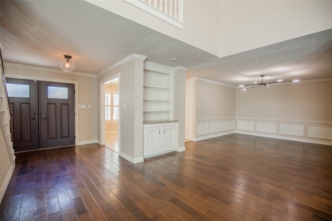 Building Photo - 1627 Fall Valley Dr